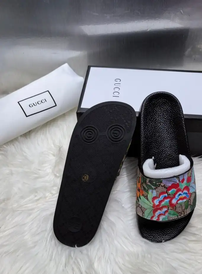 hype Gucci Slippers