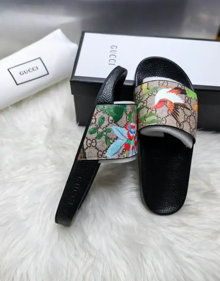 hype Gucci Slippers