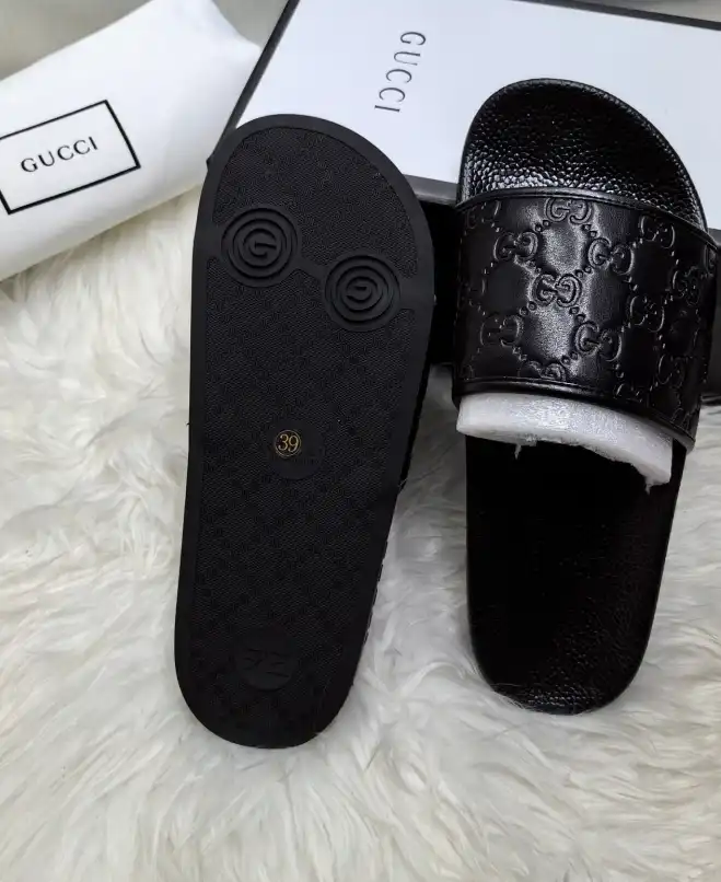 hype Gucci Slippers