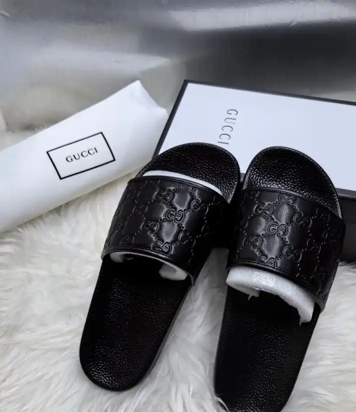 hype Gucci Slippers