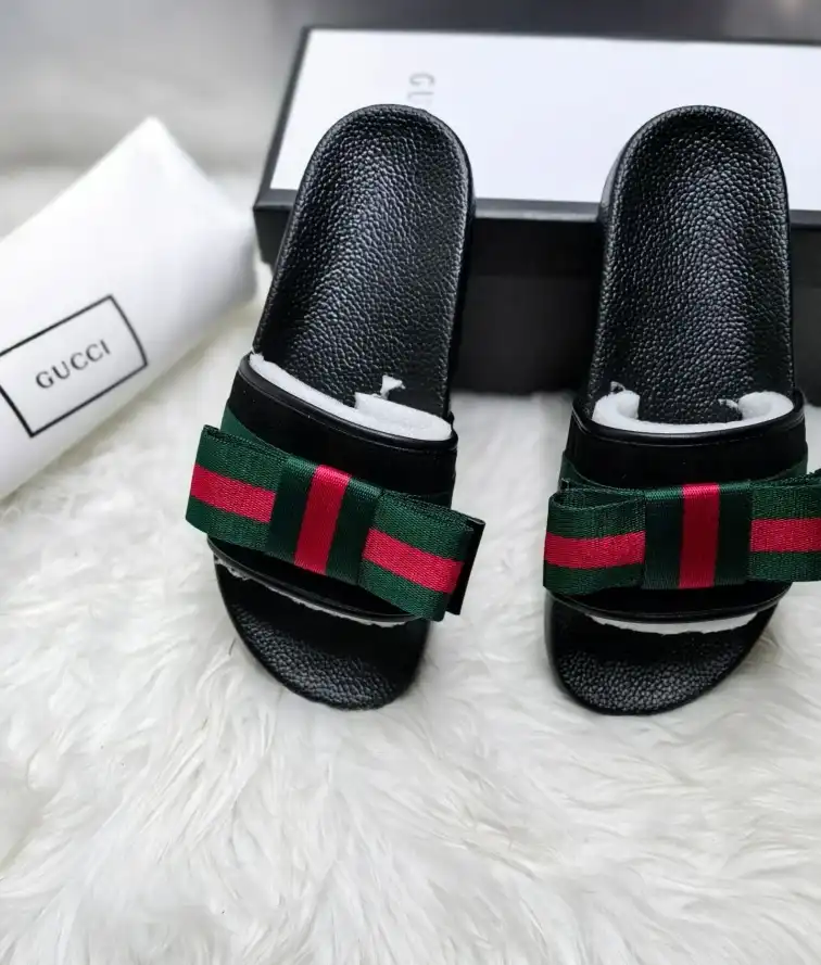 hype Gucci Slippers