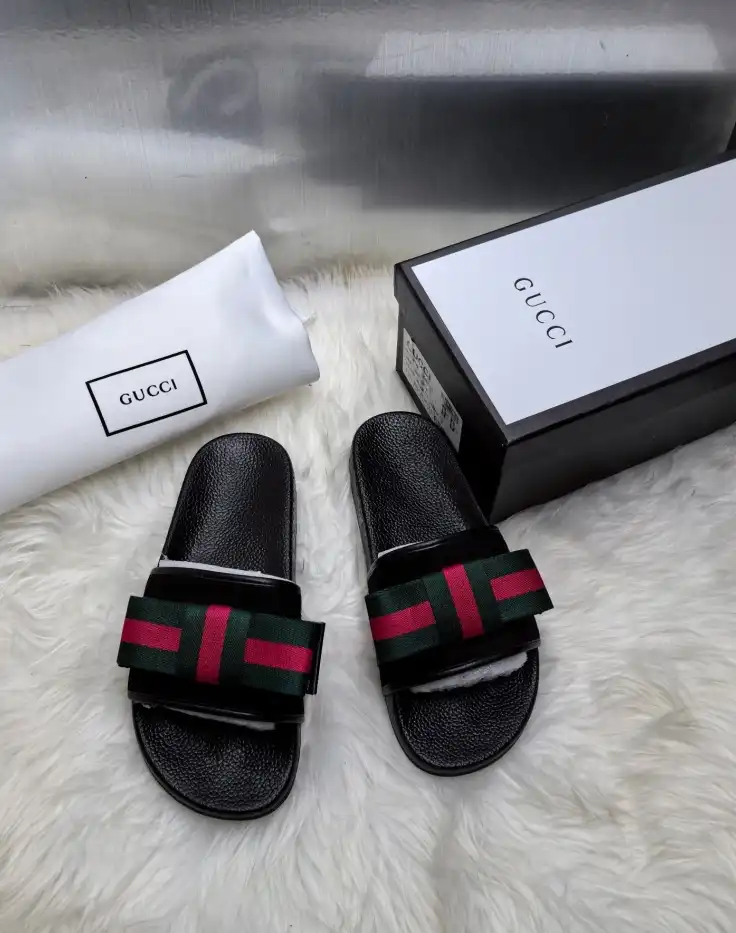 hype Gucci Slippers