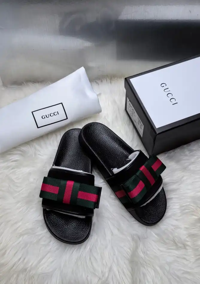 hype Gucci Slippers