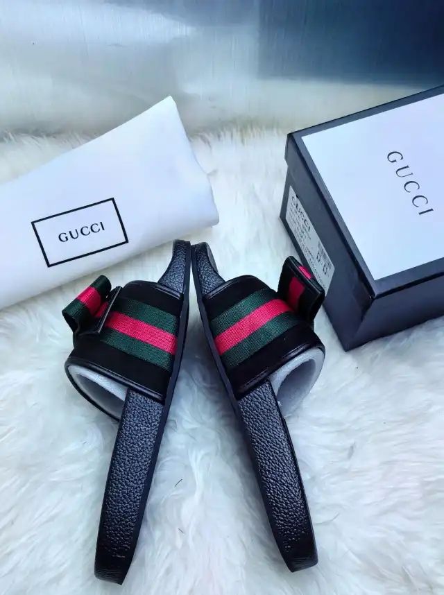 hype Gucci Slippers