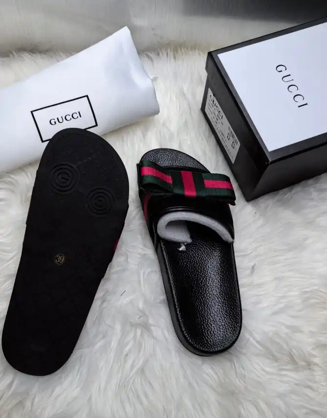 hype Gucci Slippers