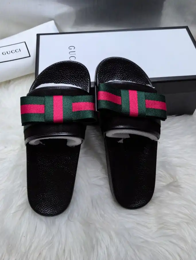 hype Gucci Slippers