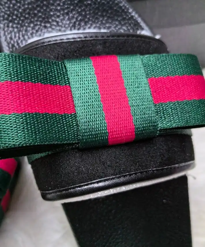 hype Gucci Slippers