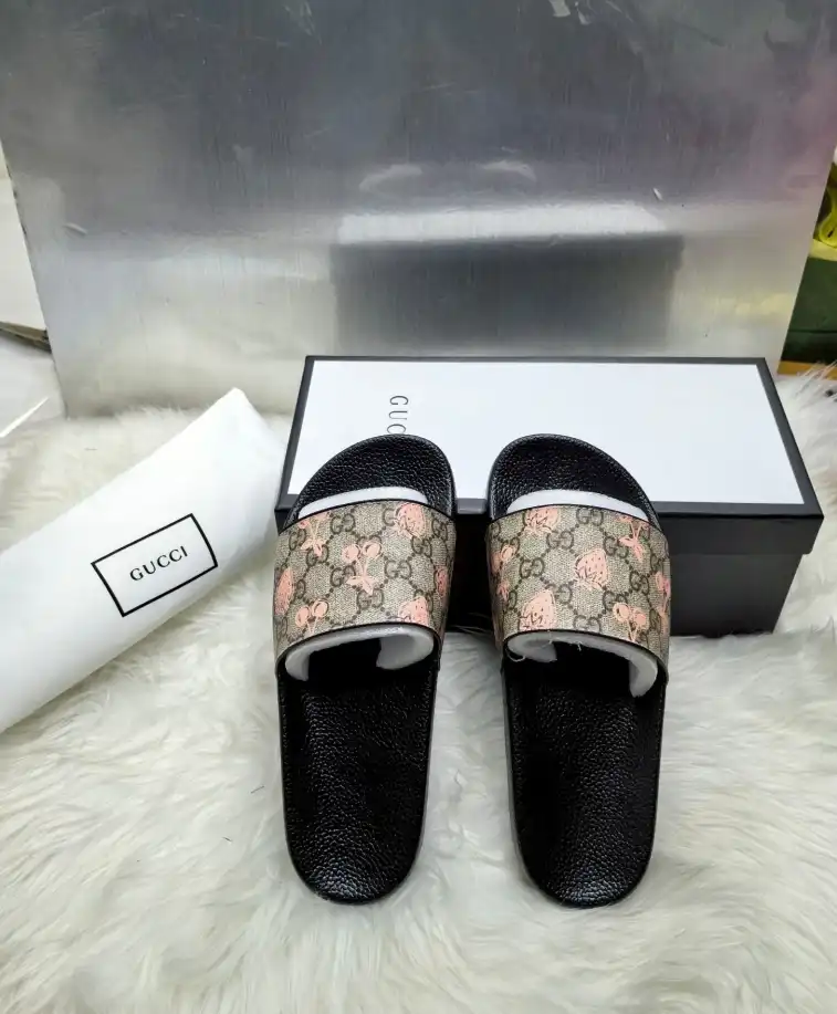 hype Gucci Slippers