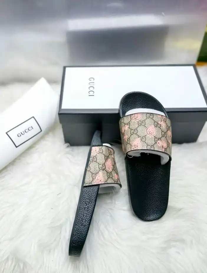 hype Gucci Slippers