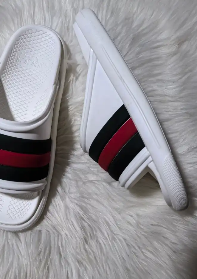 hype Gucci Slippers