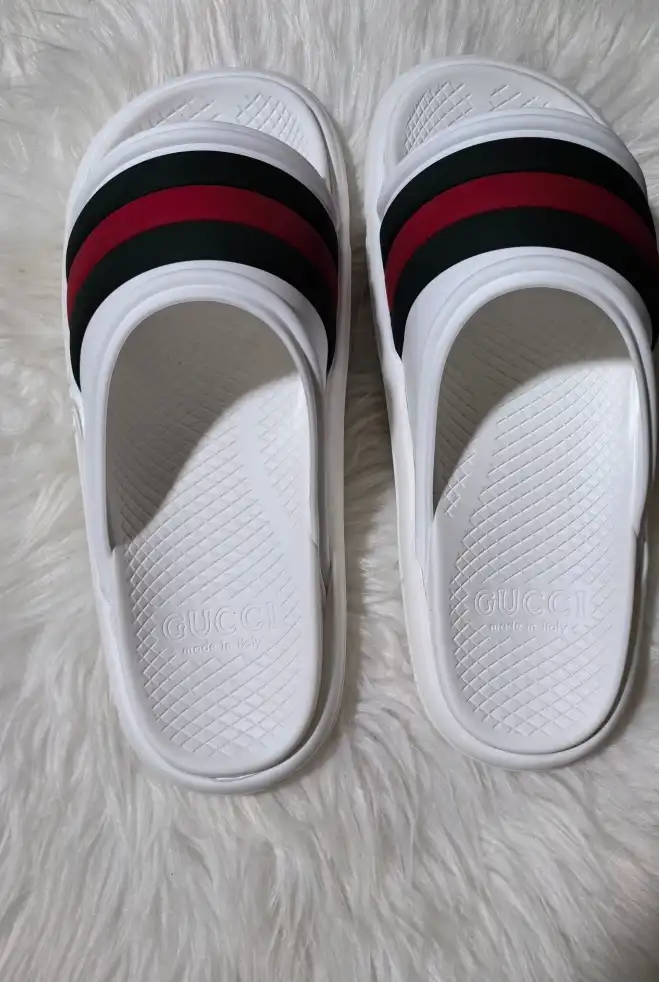 hype Gucci Slippers