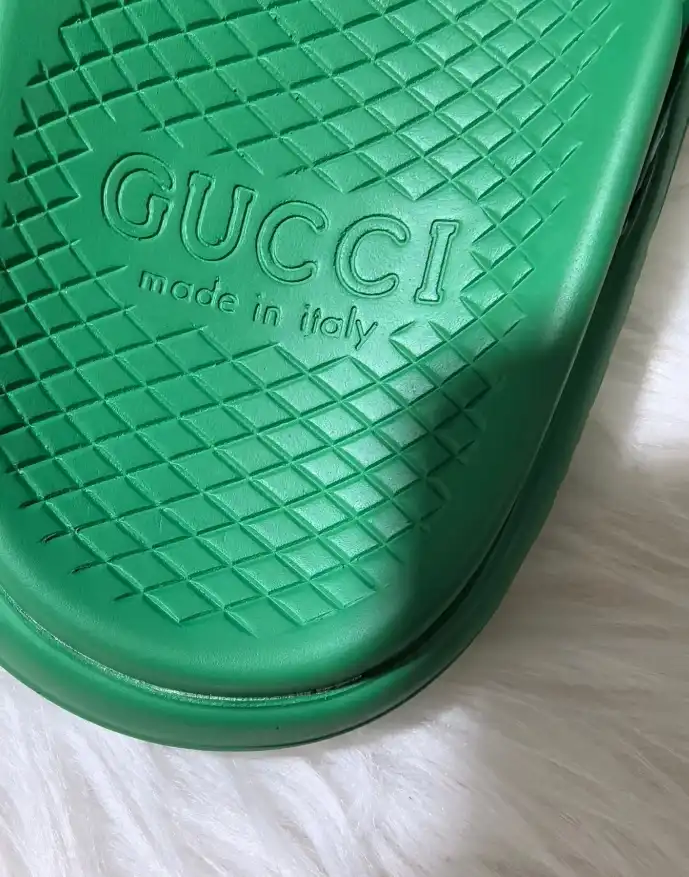 hype Gucci Slippers