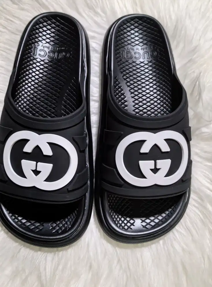 hype Gucci Slippers