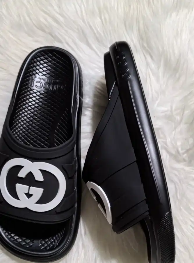 hype Gucci Slippers