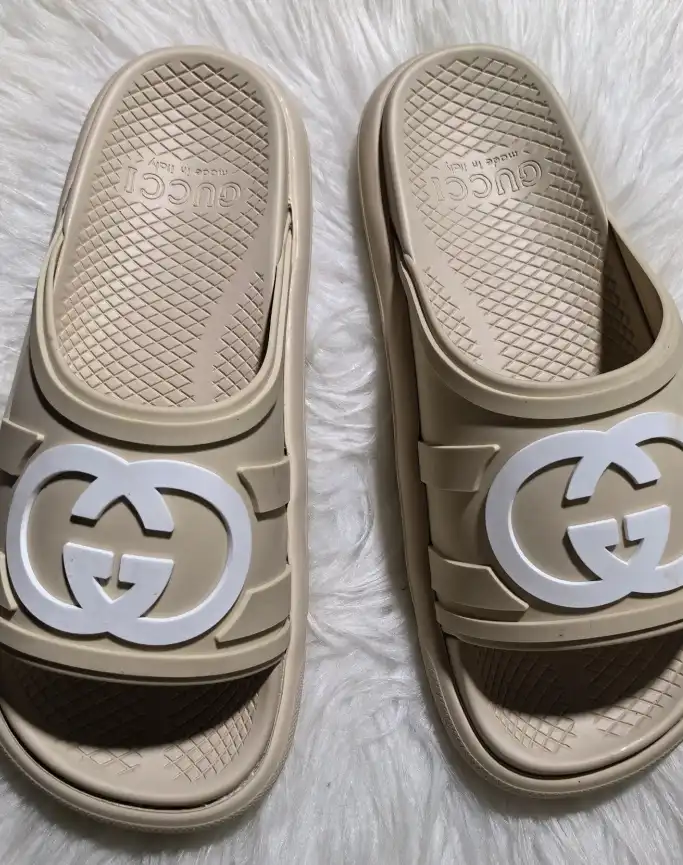 hype Gucci Slippers