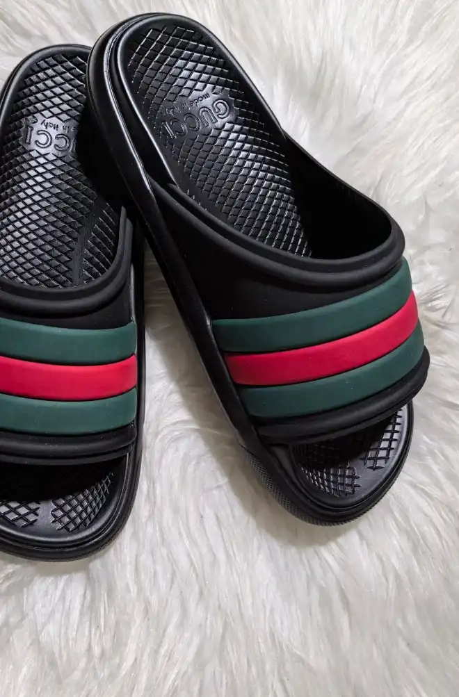 hype Gucci Slippers