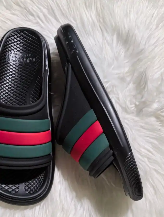 hype Gucci Slippers