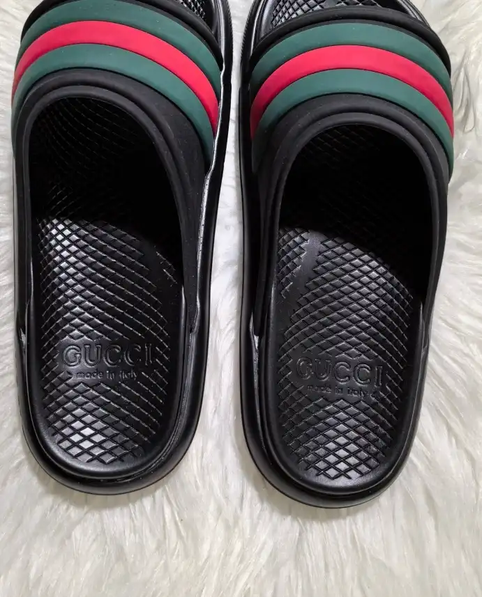 hype Gucci Slippers