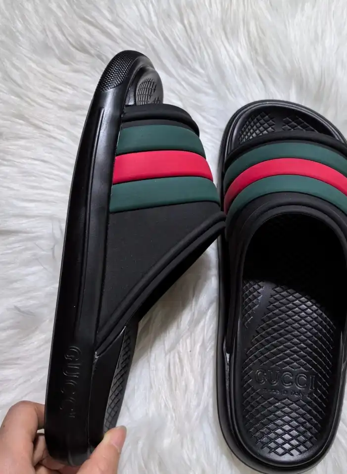 hype Gucci Slippers