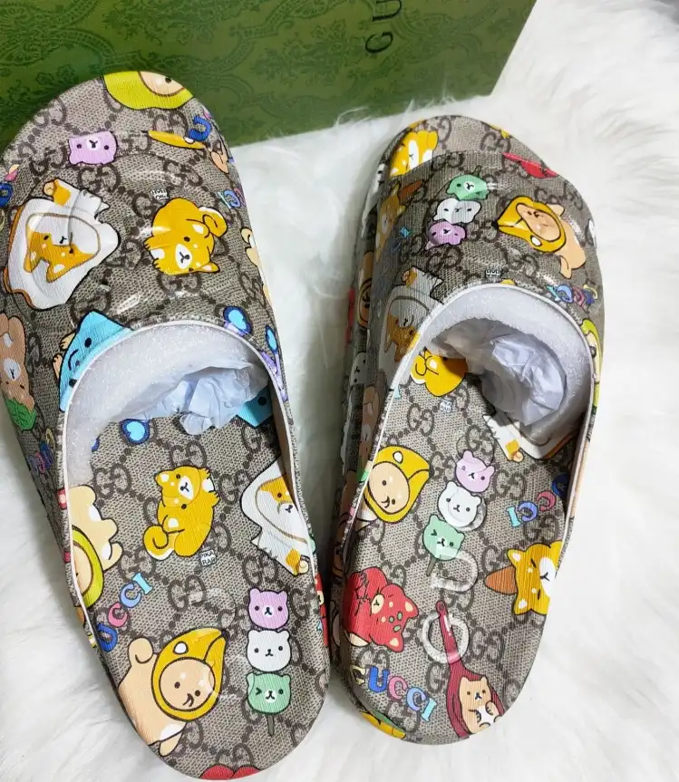 hype Gucci Slippers