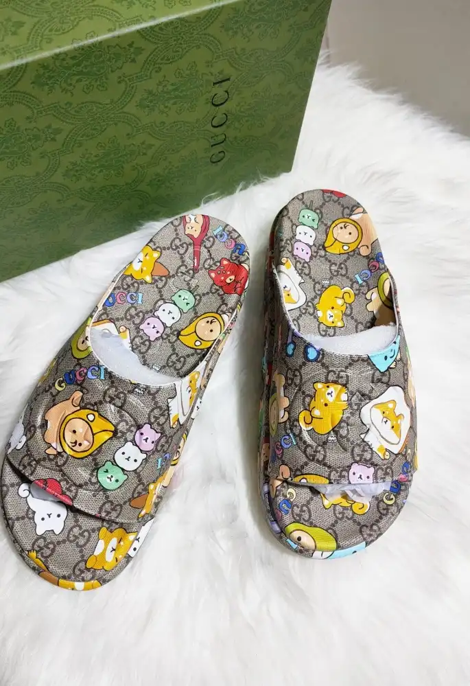 hype Gucci Slippers