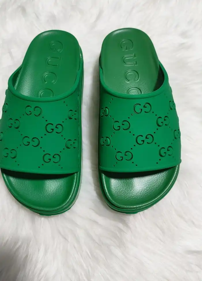 hype Gucci Slippers