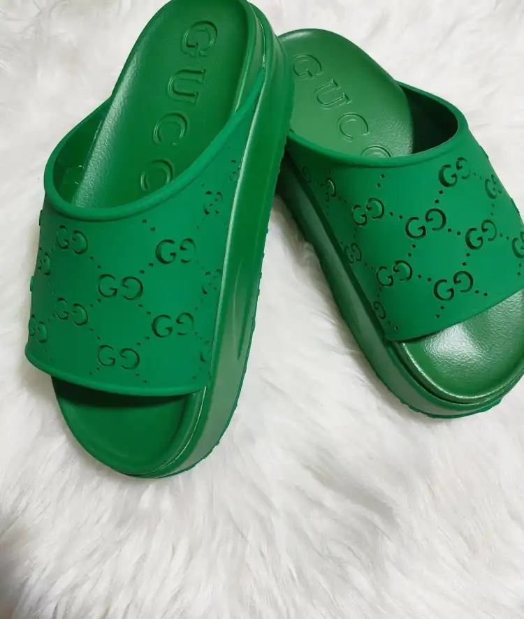 hype Gucci Slippers