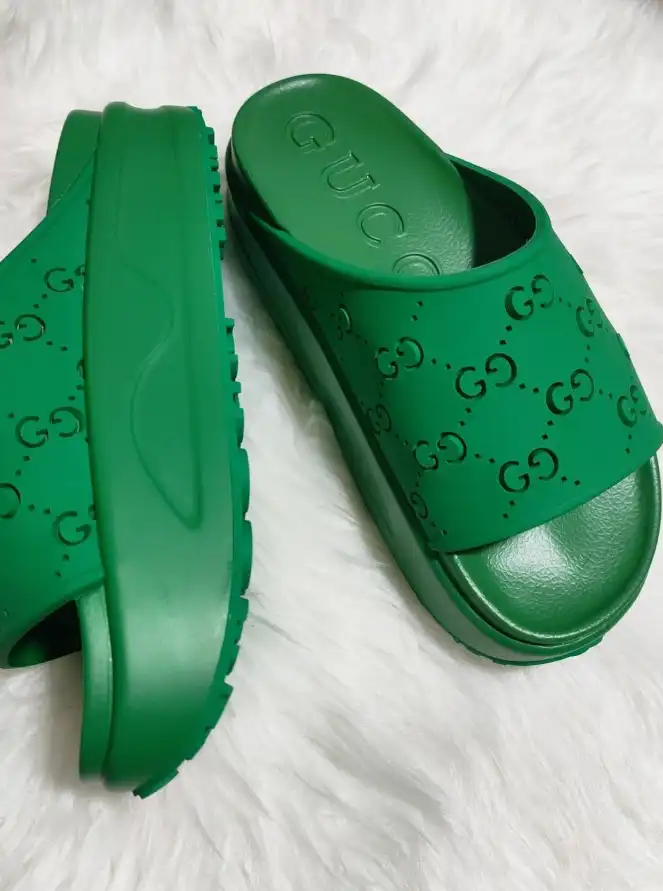 hype Gucci Slippers