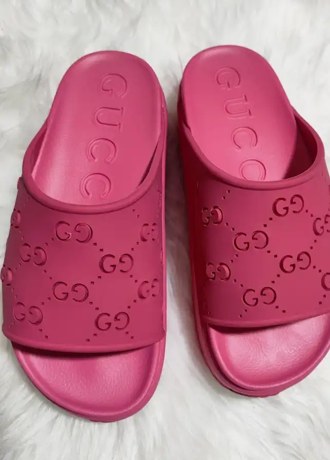 hype Gucci Slippers