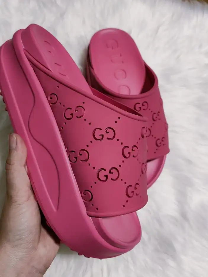 hype Gucci Slippers