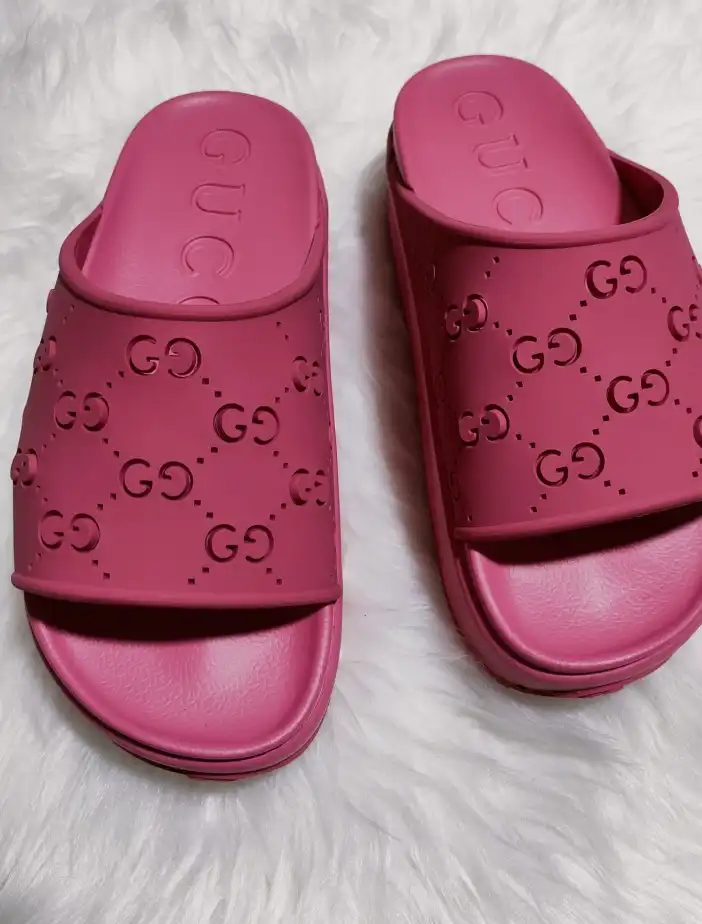 hype Gucci Slippers