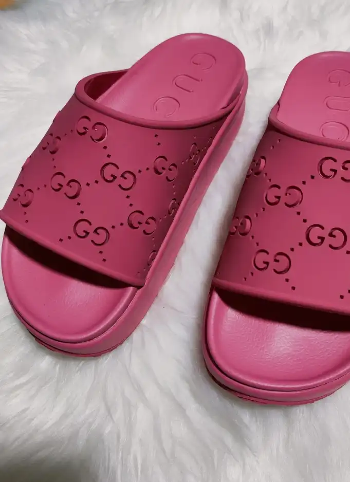 hype Gucci Slippers