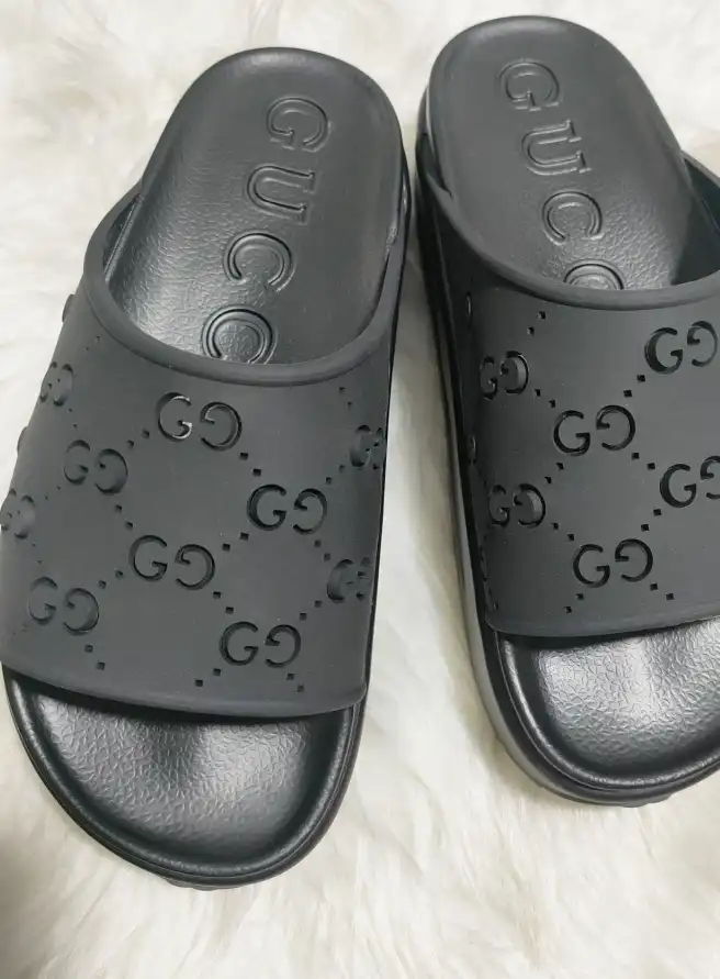 hype Gucci Slippers