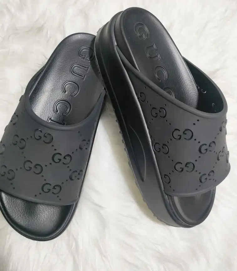 hype Gucci Slippers