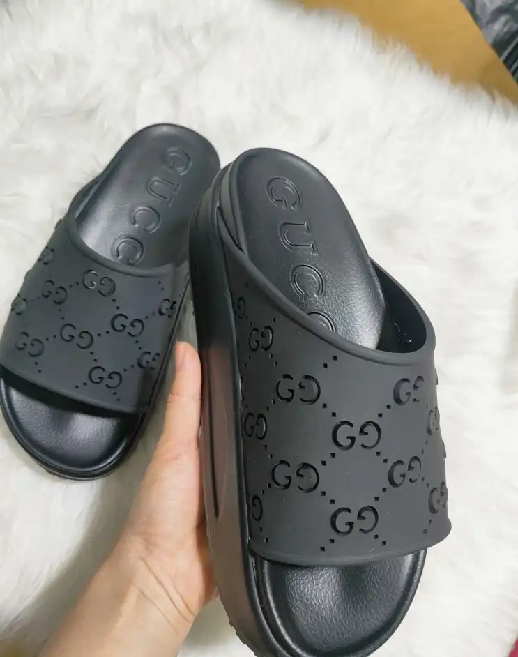 hype Gucci Slippers