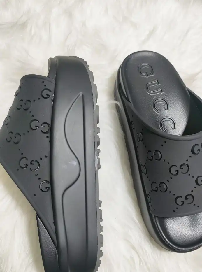 hype Gucci Slippers