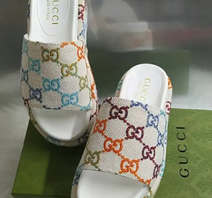 hype Gucci Slippers