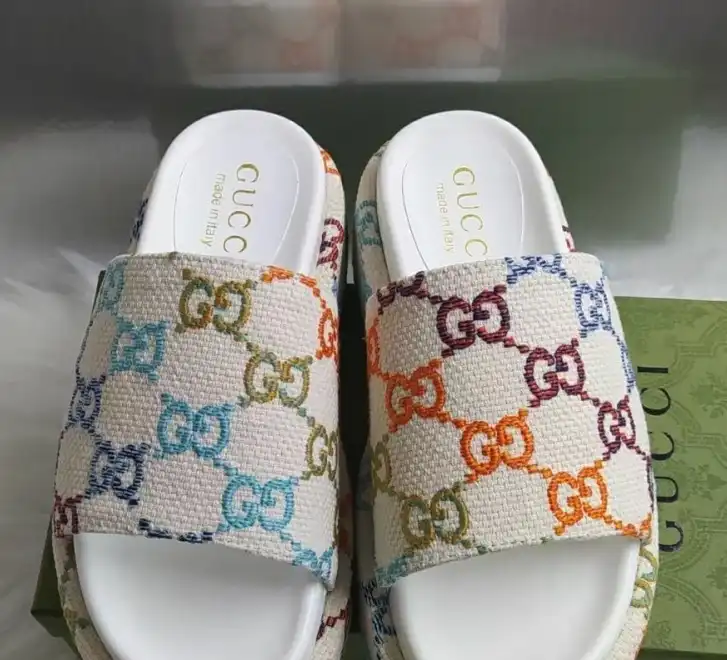 hype Gucci Slippers