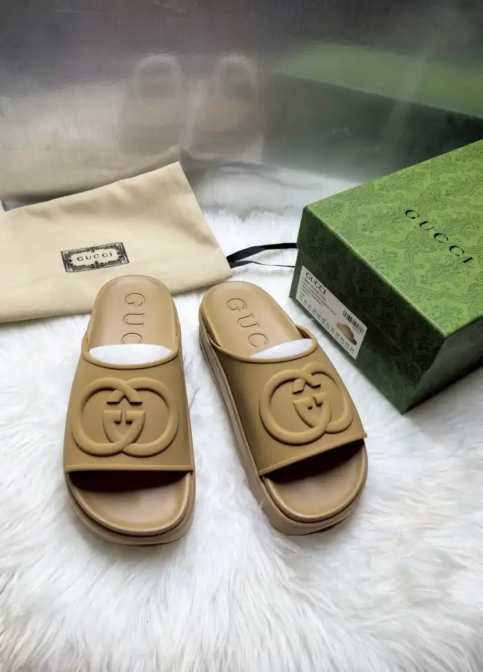 hype Gucci Slippers