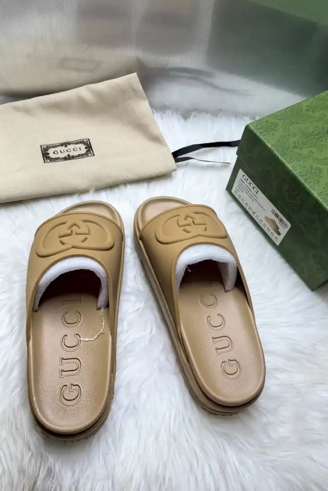 hype Gucci Slippers