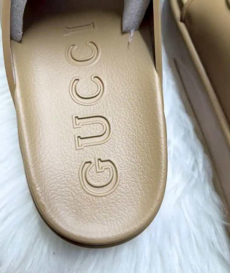 hype Gucci Slippers