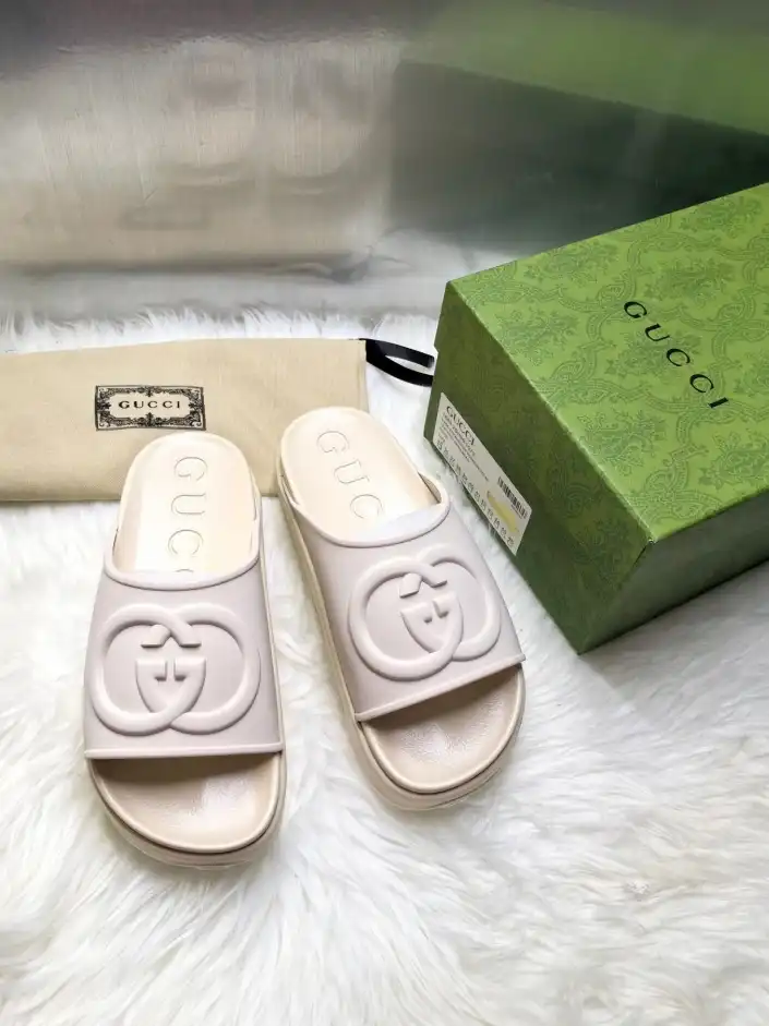 hype Gucci Slippers