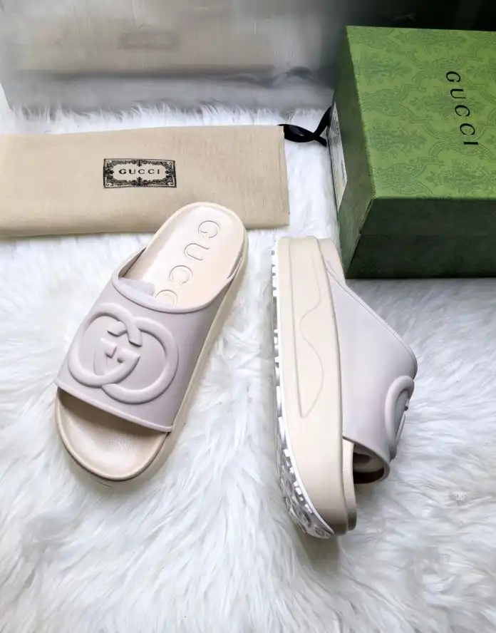 hype Gucci Slippers