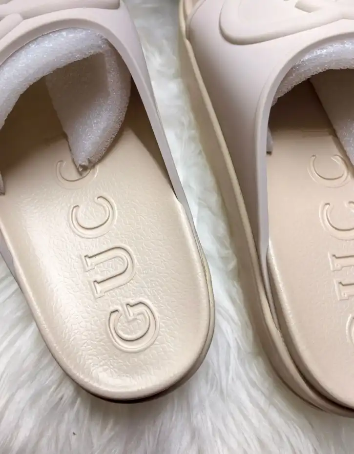 hype Gucci Slippers