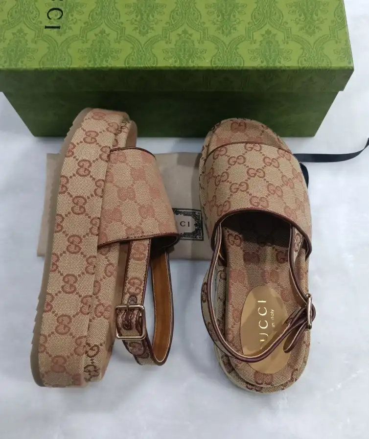 hype Gucci Slippers