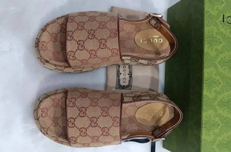 hype Gucci Slippers