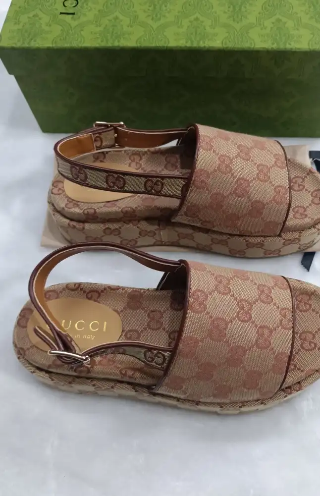 hype Gucci Slippers