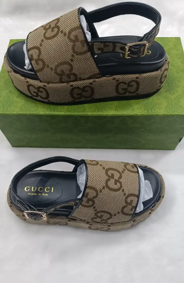 hype Gucci Slippers