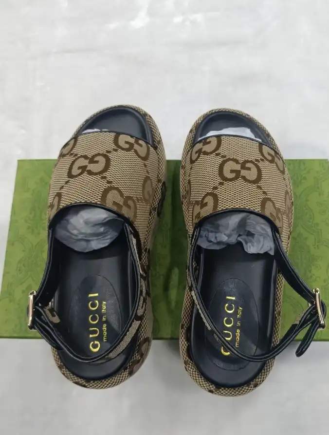 hype Gucci Slippers