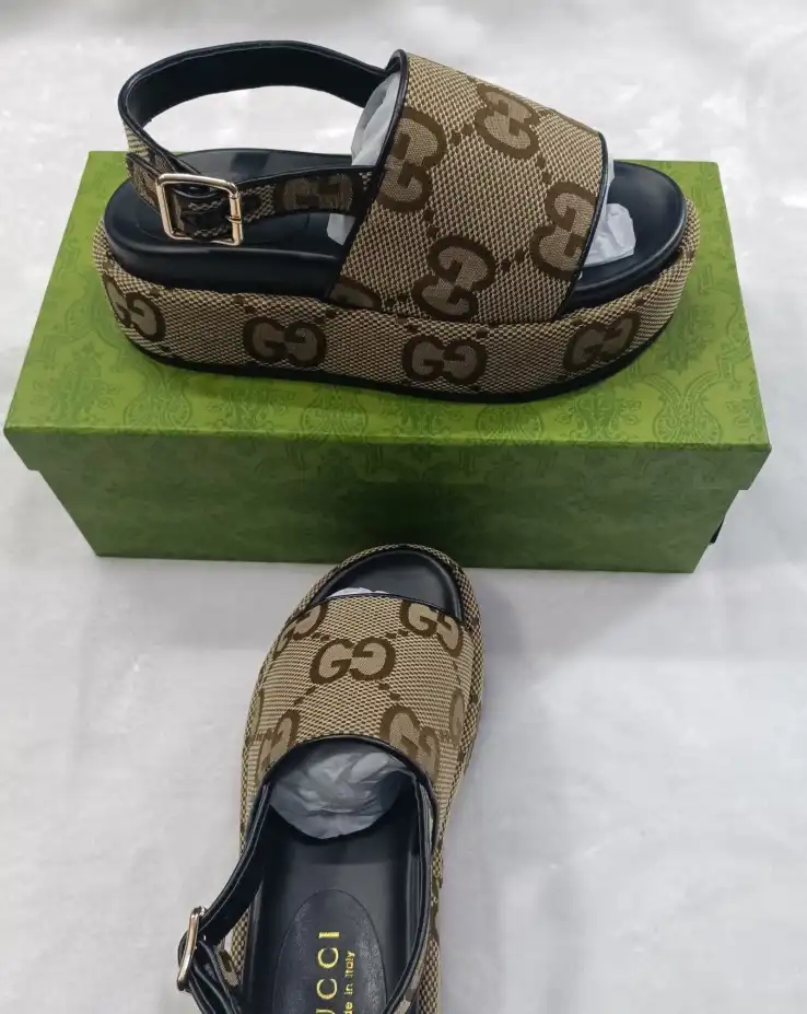 hype Gucci Slippers